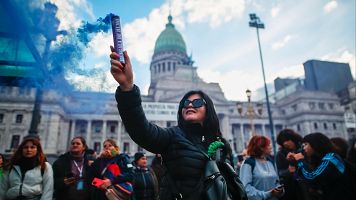 Miles de mujeres protestan en Argentina contra el aumento de feminicidios en el pa�s