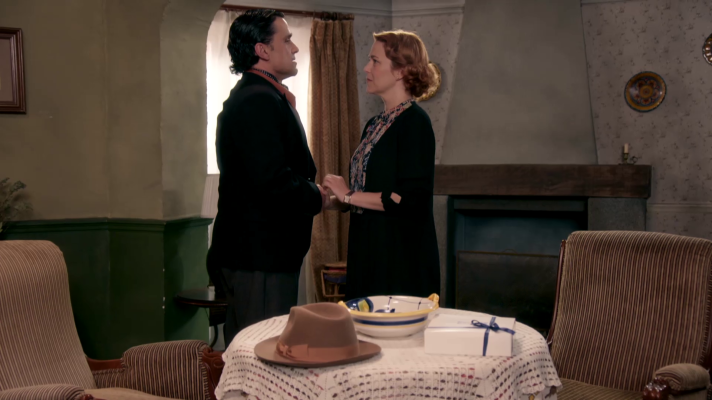 Salón de té La Moderna - Pietro y Antonia deciden casarse