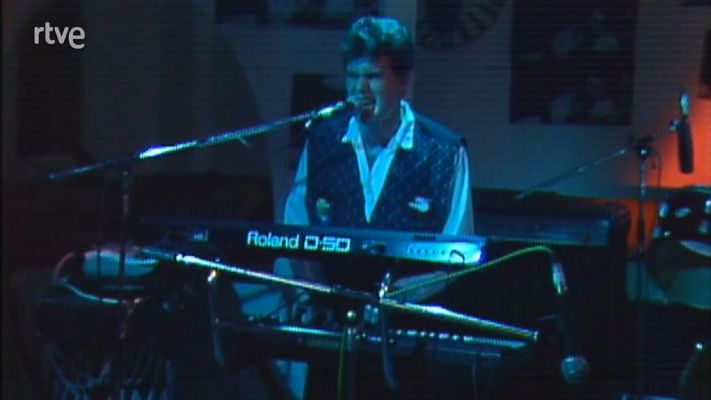 Música golfa - Ciento bailando y Un pingüino en mi ascensor