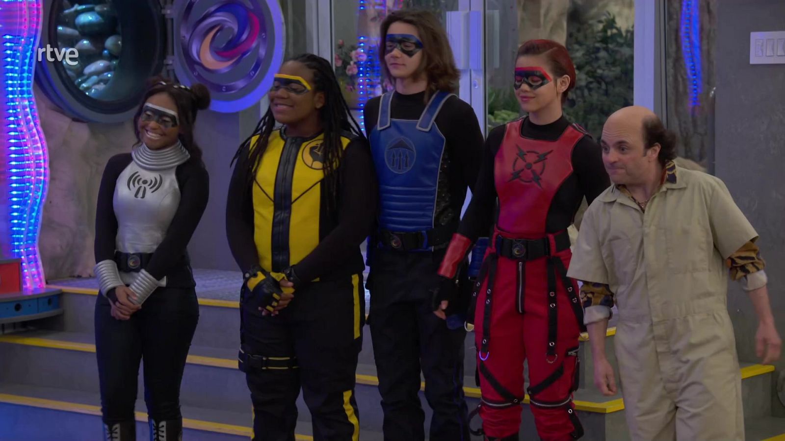 Héroes colectivos - Danger Force | Ver