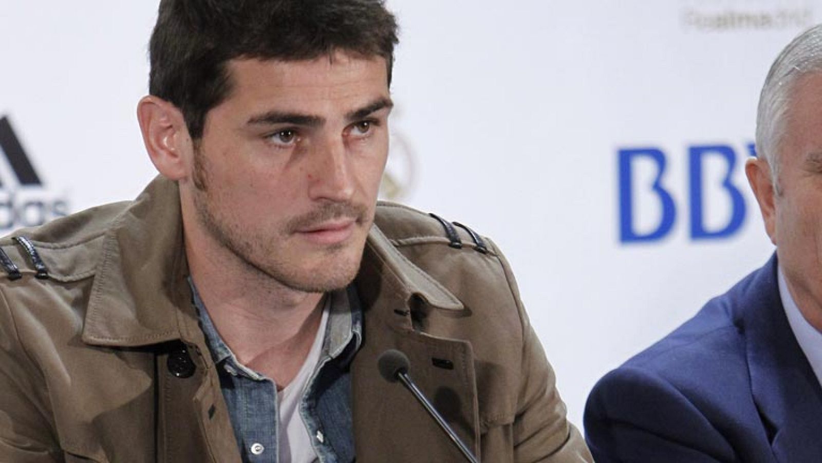 El vestuario del Madrid traslada su malestar a Mourinho | Ver