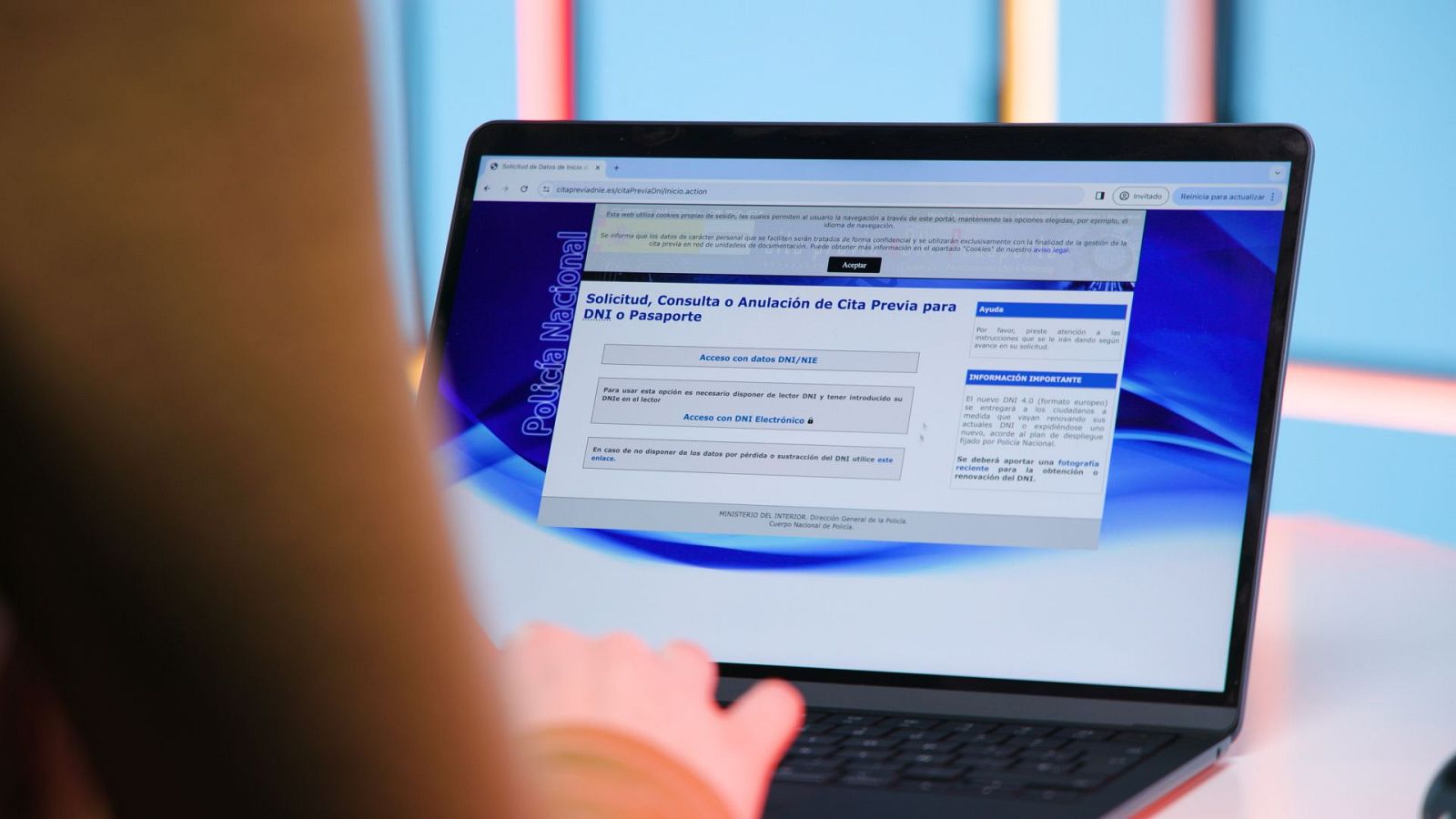 La tirita digital - Échame un cable - Renovación DNI - Ver ahora