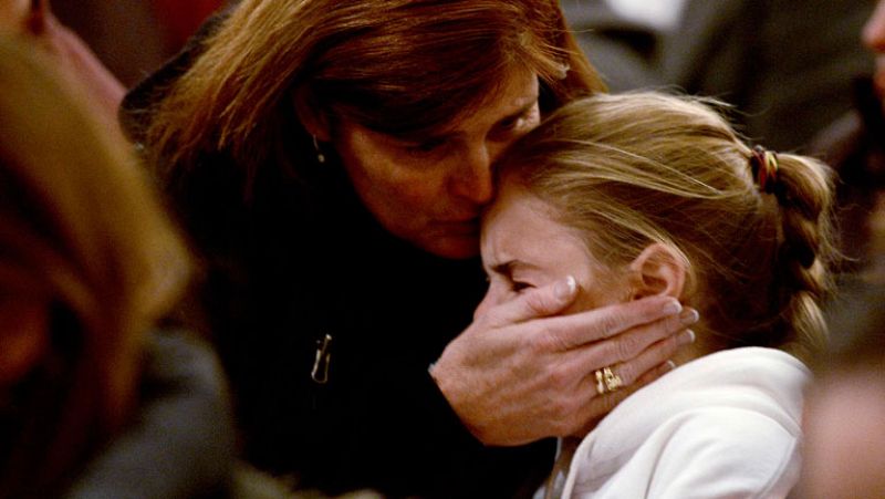 Muertas 28 personas en un tiroteo en un colegio de Conecticut
