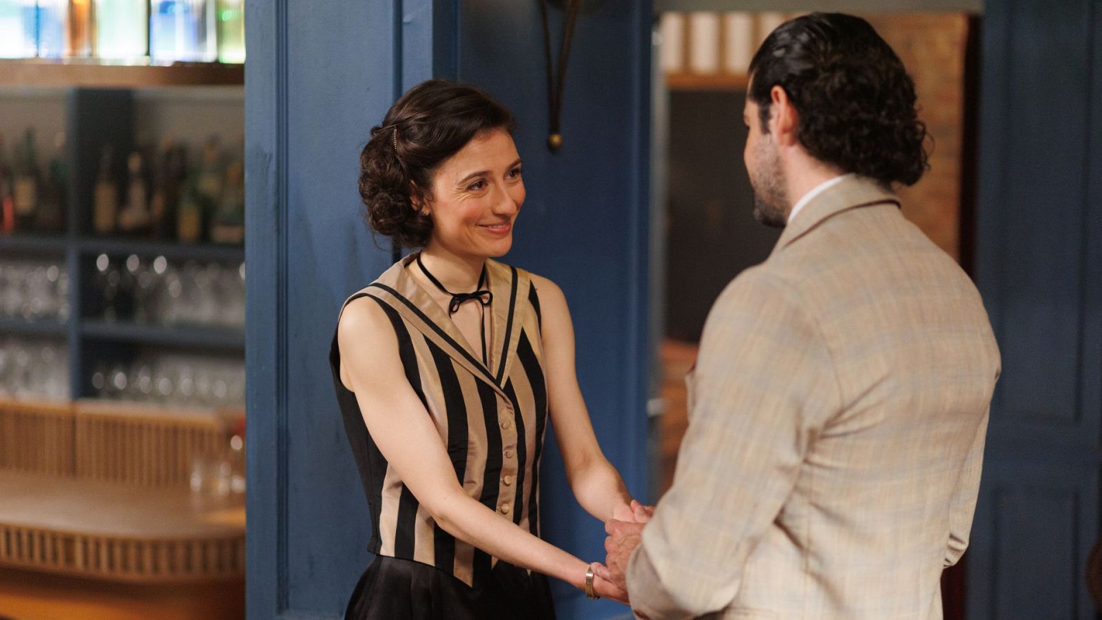 La Moderna: Inés se reconcilia con César - Salón de té La Moderna | Ver