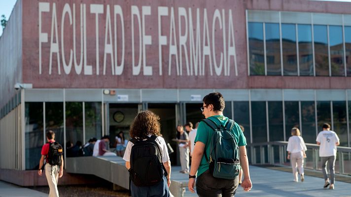 Telediario 2 - Retos de la universidad pública en España: ¿siguen funcionando las becas como ascensor social?