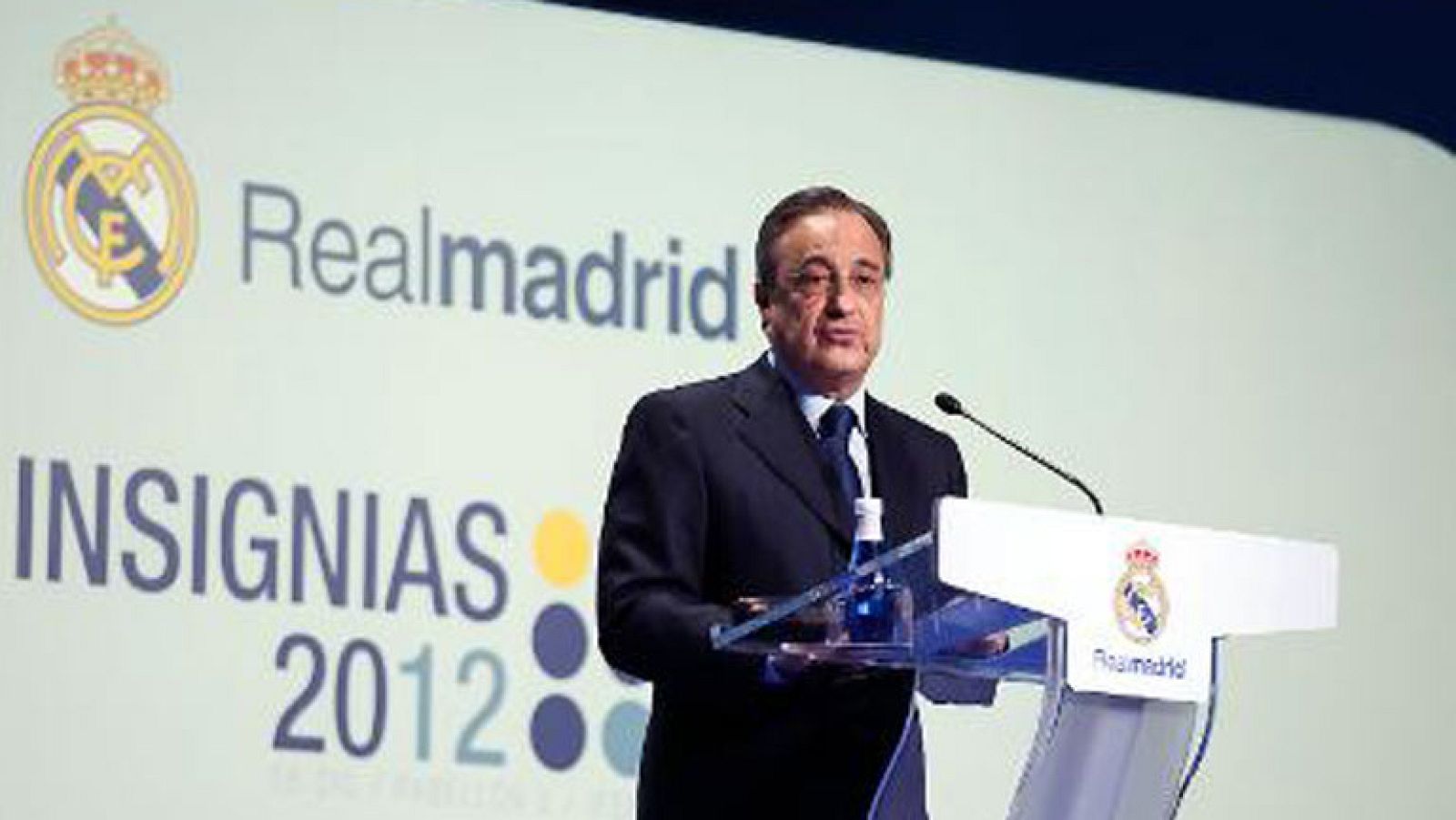 Florentino Pérez: "Mourinho ha soportado ataques injustos" | Ver