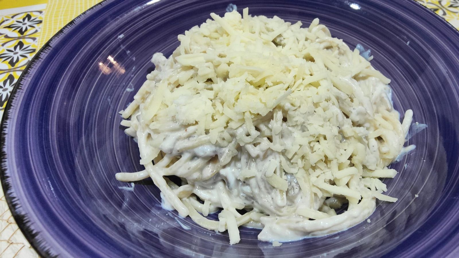 Receta de espaguetis con champiñones y nata | Ver