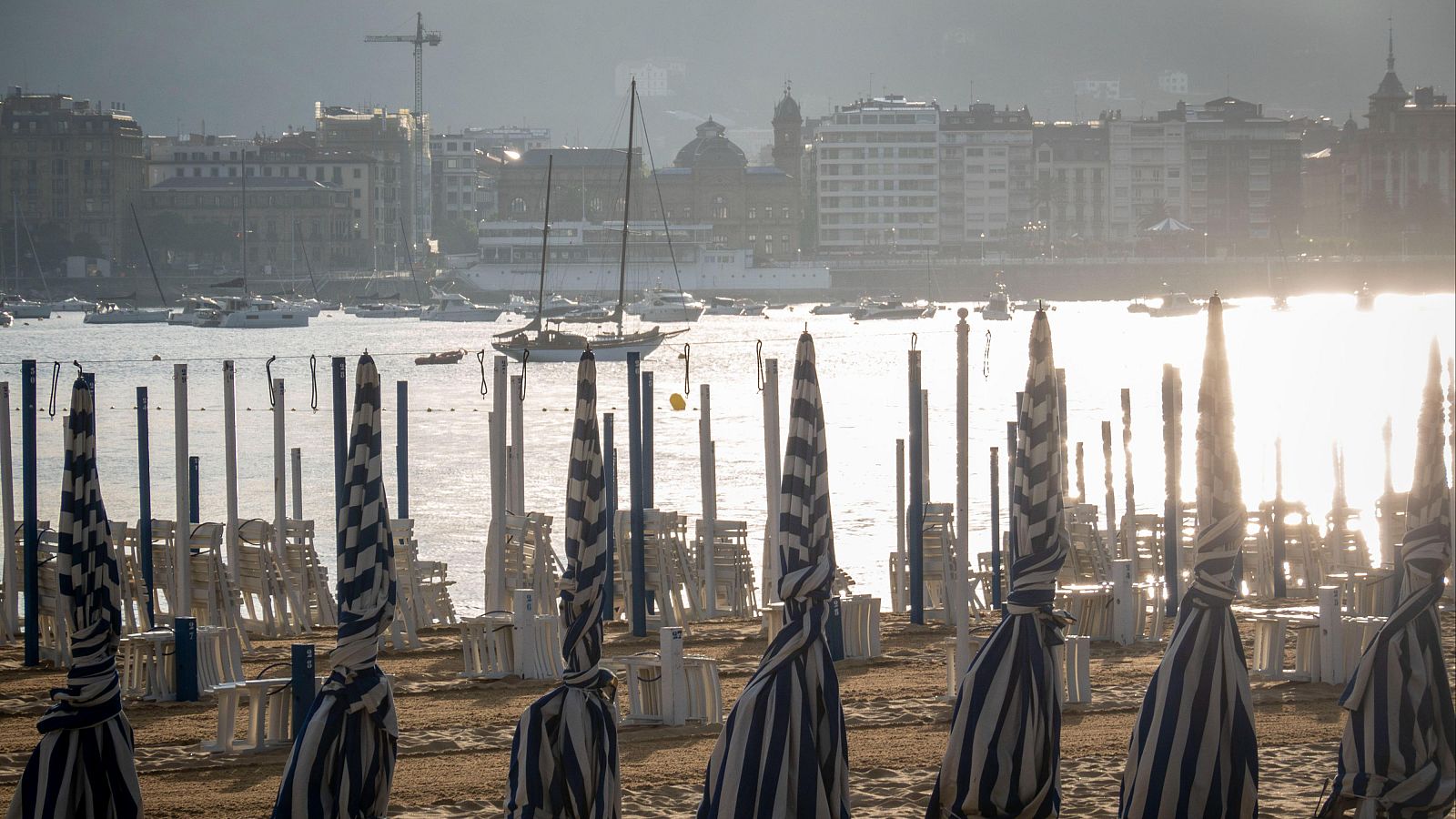 Ecologistas en Acción denuncia la contaminación en las costas españolas - La tarde en 24h | Ver