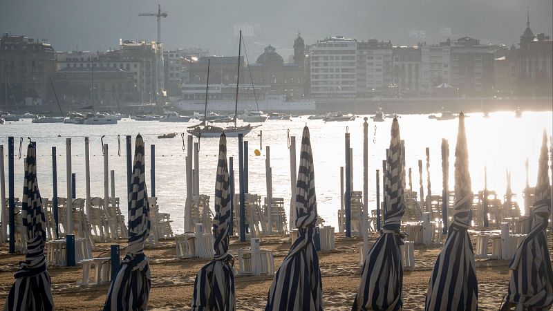 Ecologistas en Acción denuncia la contaminación en las costas españolas - La tarde en 24h | Ver