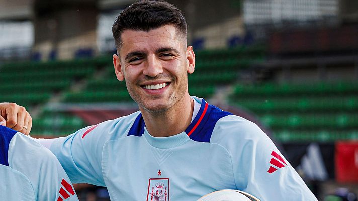 Telediario 2 - Morata, a RNE: "Estamos todos a tope.  Si fuera míster tendría tres alineaciones"