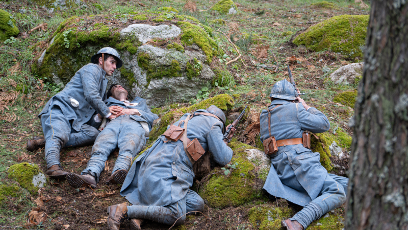 La Promesa: Paco, malherido tras un disparo en la guerra - La promesa | Ver