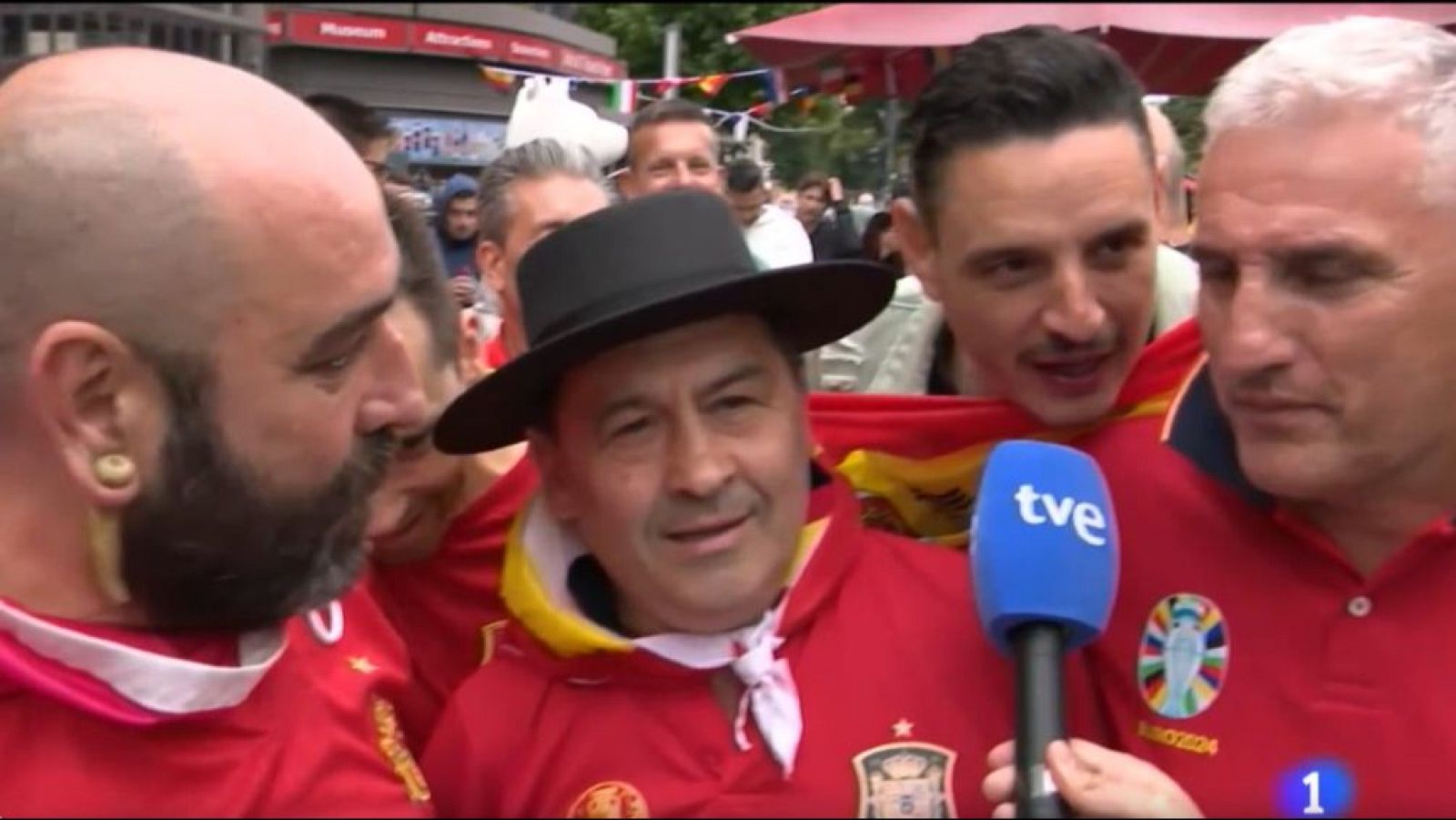 La afición española confía en ganar a Croacia pese a ser minoría | Ver