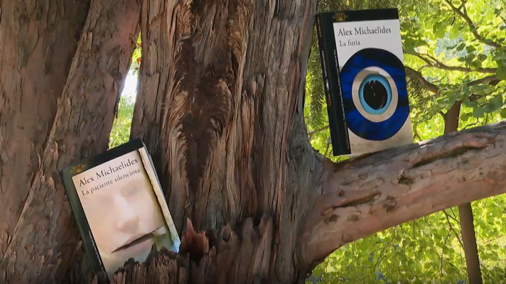 Telediario 1 - Alex Michaelides en la Feria del Libro: "Me interesa por qué se cometen los crímenes más que el cómo"