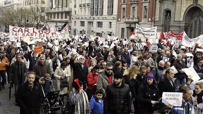 Informativo 24h - Miles de 'batas blancas' se manifiestan en Madrid contra la privatización de la sanidad