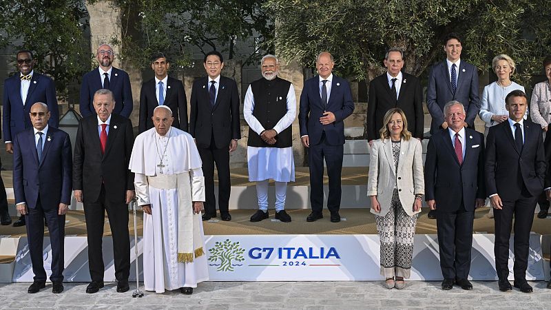 Telediario matinal fin de semana en cuatro minutos | Ver