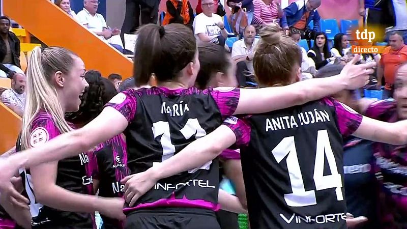 Final de locura en el primer partido de la final femenina de futsal - F�tbol Sala | Ver