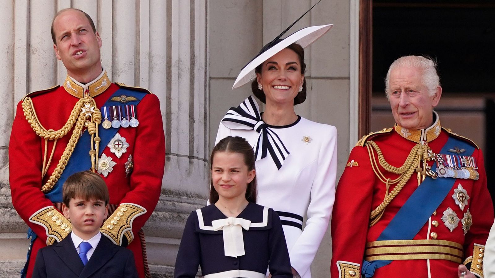 Kate Middleton reaparece en el desfile por el aniversario de Carlos III | Ver