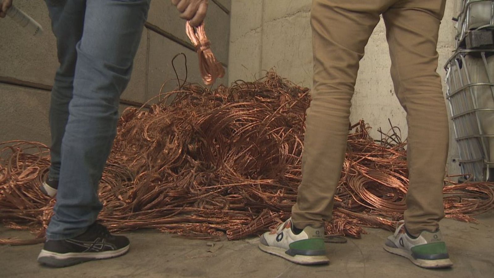 Algunes empreses busquen alternatives al coure - L'Informatiu | Veure