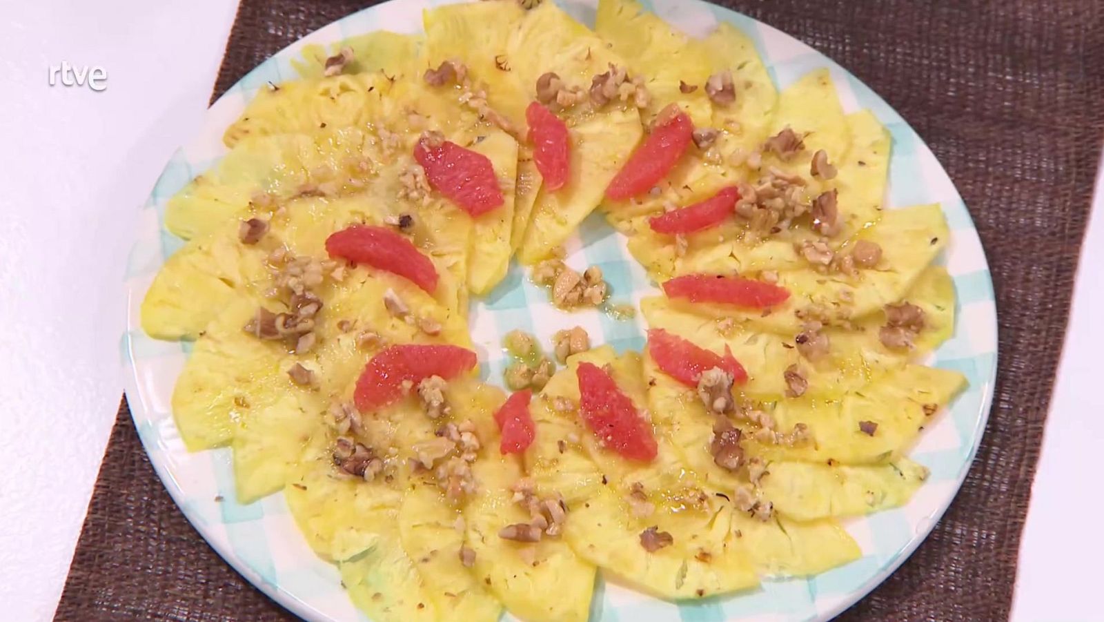 Receta de carpaccio de pomelo con piña - Saber vivir | Ver