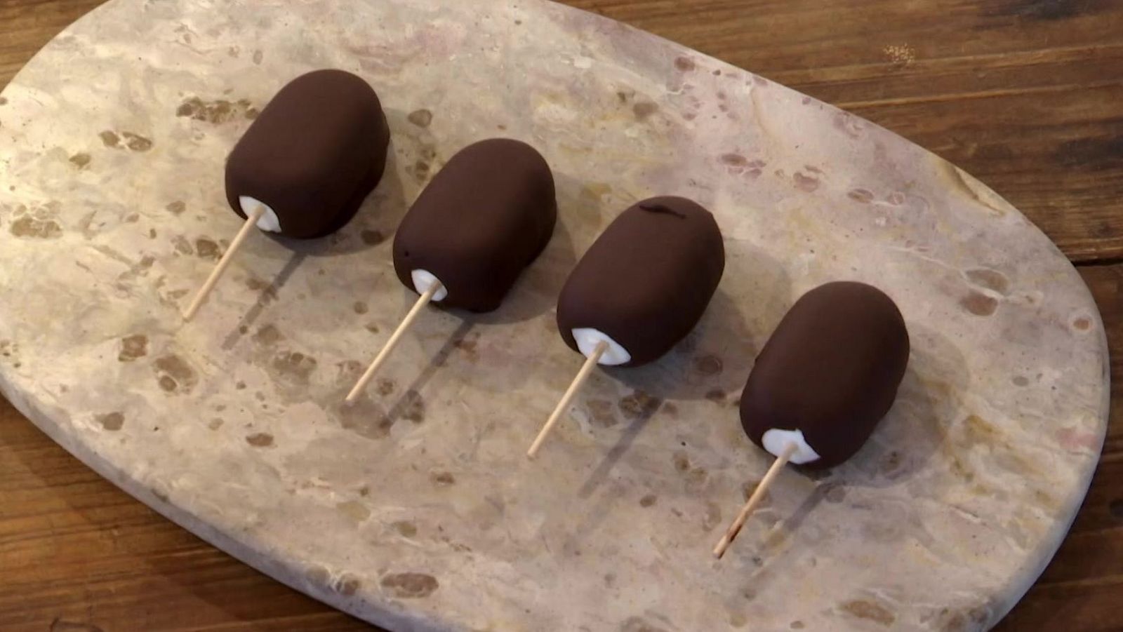 Helado de fresas y chocolate negro sin azúcares añadidos - Saber vivir | Ver