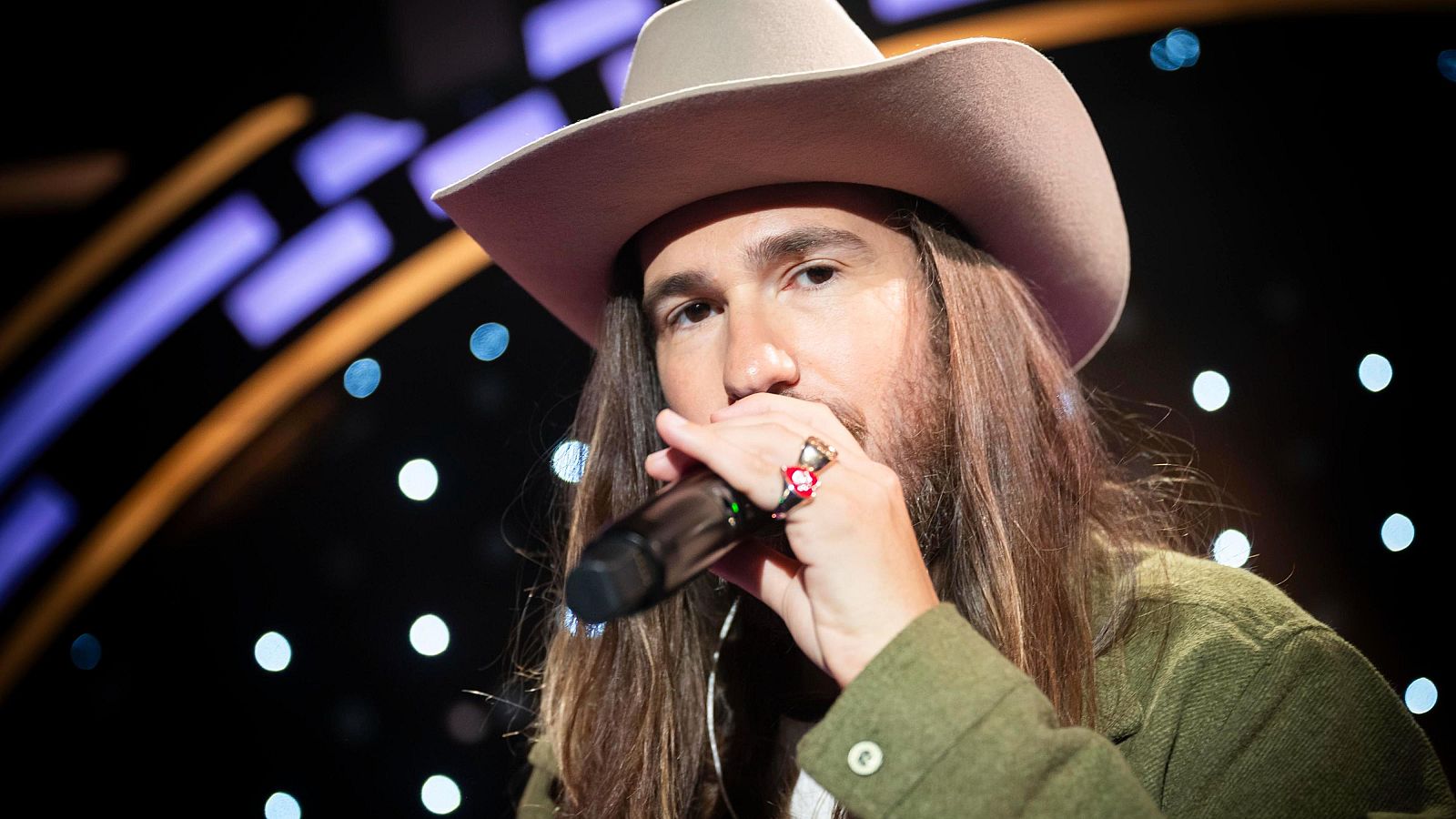 Actuación de Carlos Sadness en Late Xou - VER AHORA - Late Xou con Marc Giró | Ver