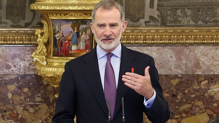 Informativo 24h - Felipe VI brinda en honor a las 19 personas condecoradas: "Vuestro espíritu de servicio es un modelo a seguir"