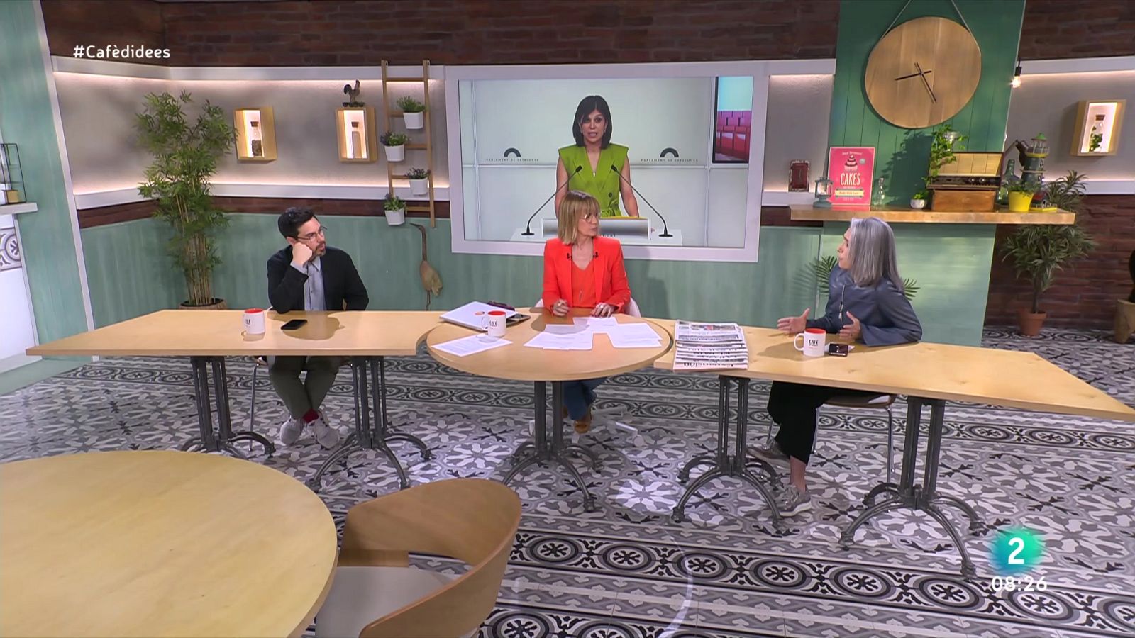 Gemma Nierga entrevista Marta Vilalta. Màrius Serra i Joan Arqué presenten el seu 'Tirant lo Blanc'. I descobrim quin temps farà aquest estiu