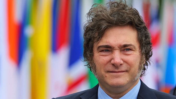 Telediario 1 - Polémica por la medalla que Ayuso concederá a Milei en Madrid