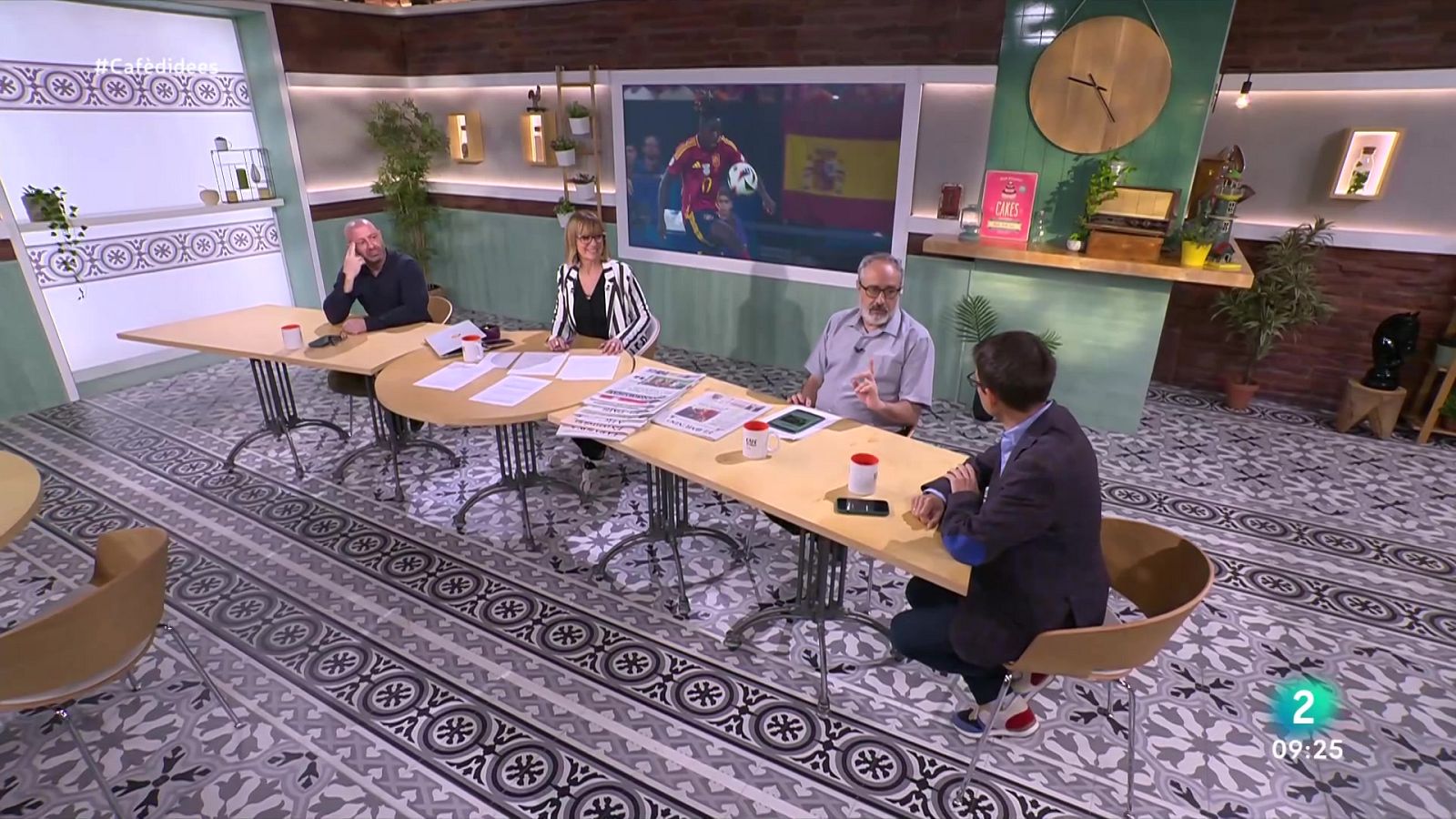 Gemma Nierga entrevista Xavier Trias. Parlem dels petards amb Marc Igual de Pirotècnica Igual. I comentem l'arribada als cinemes del film 'Inside Out 2'