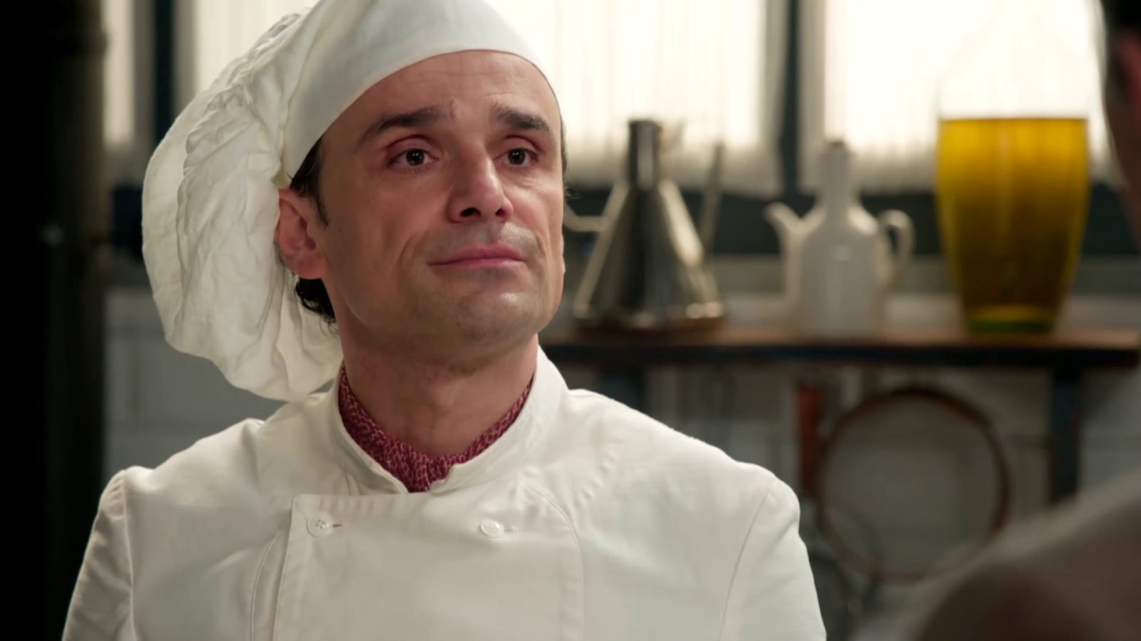 Pietro anuncia su marcha a don Fermín - Salón de té La Moderna | Ver