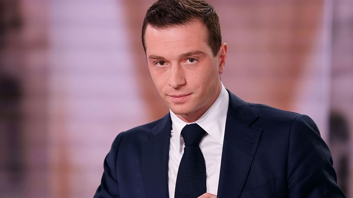 Telediario Fin de Semana - Los sondeos apuntan a un 30% de votos a la ultraderecha de Bardella y Le Pen en la primera vuelta