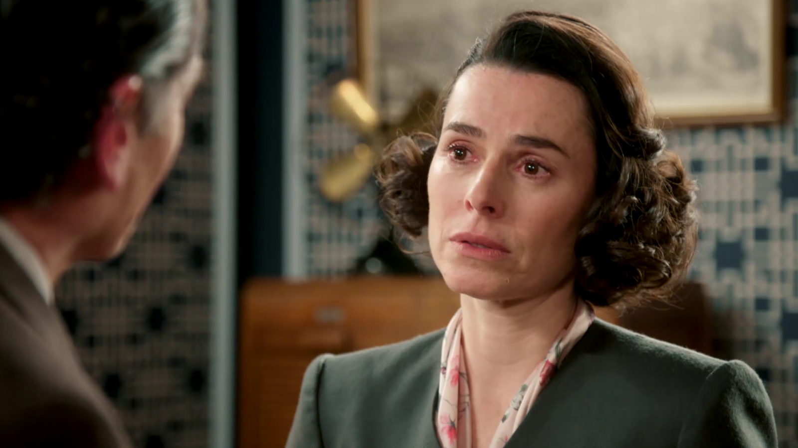 Doña Lázara le confiesa a don Fermín sus sentimientos - Salón de té La Moderna | Ver