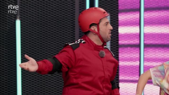 Invictus, ¿te atreves? - David Bustamante se desliza con el 'Písame lo fregado'