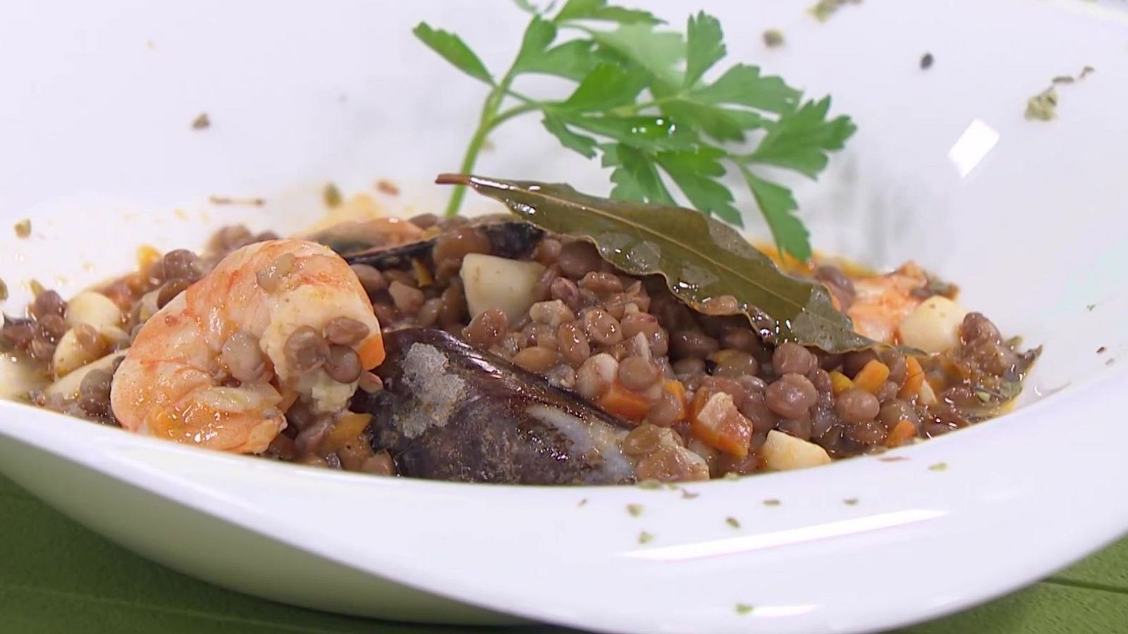 Giuso de lentejas estofadas exprés y con frutos del mar - Saber vivir | Ver