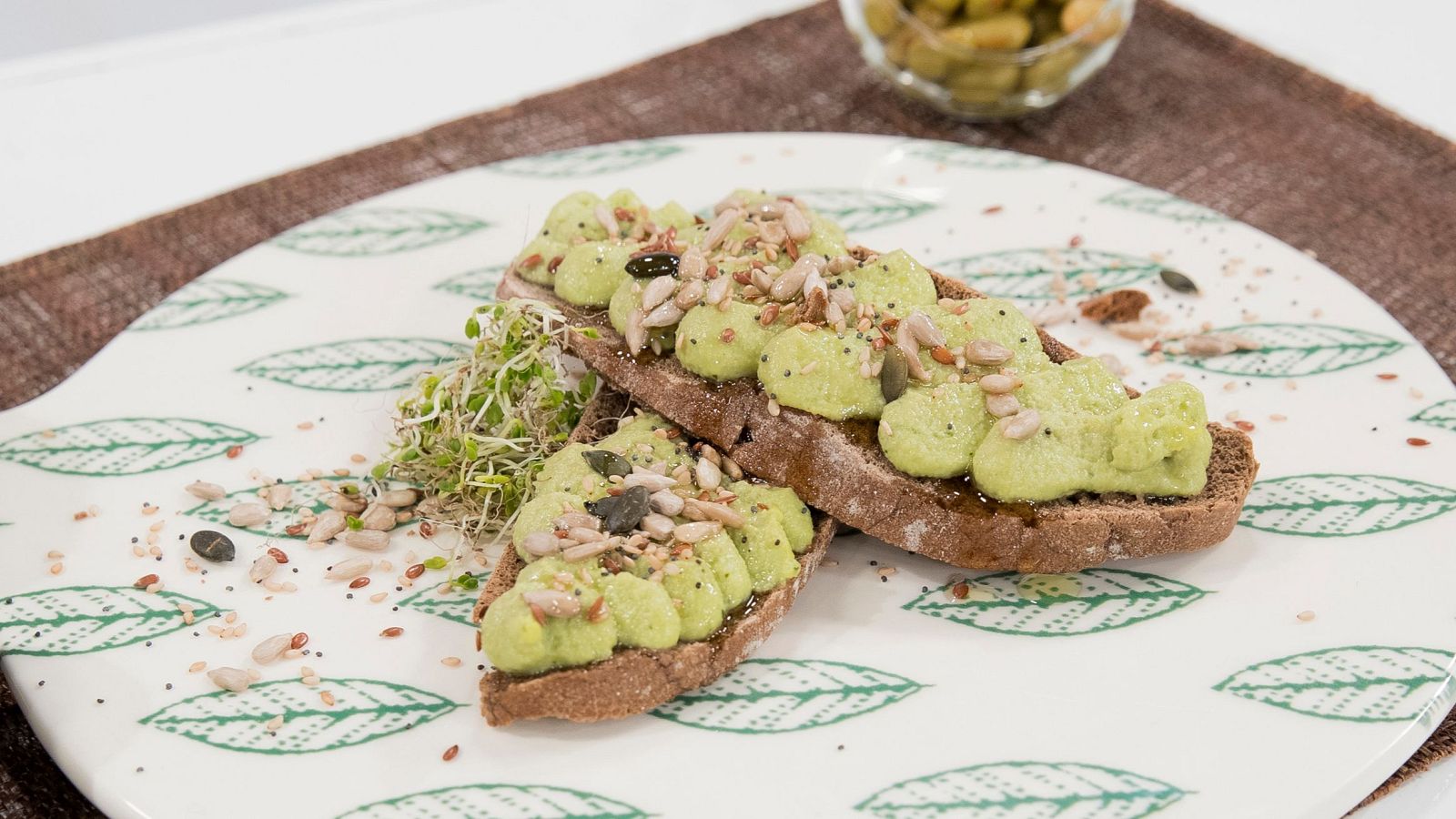 Receta de paté de edamame del chef Sergio Fernández - Saber vivir | Ver