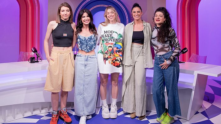 Está el horno para bollos - María Peláe y Sara Socas