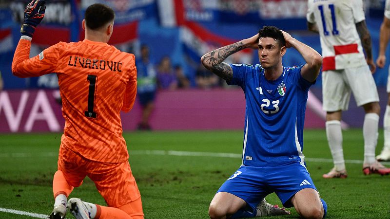 Livakovic evita el primero de Italia tras un cabezazo de Bastoni