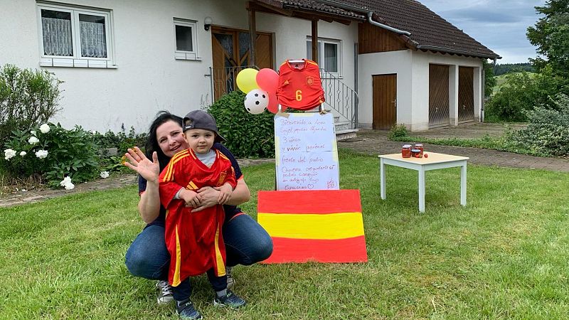 Alexander, el niño alemán que anima a España en la Selva Negra - Telediario 1 | Ver