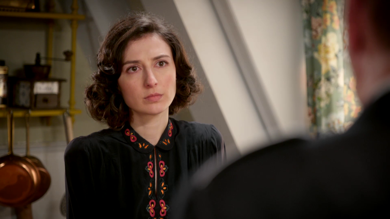 Inés descubre que César está vivo - Salón de té La Moderna | Ver