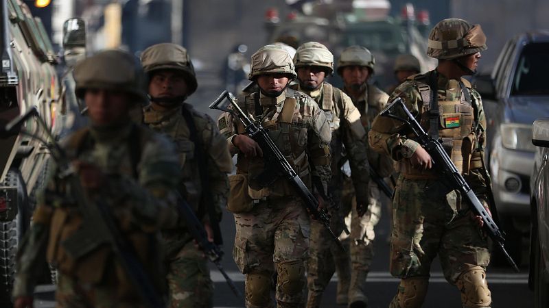 Carlos Malamud, investigador principal del Real Instituto Elcano: "Este intento de golpe en Bolivia no debería ir a más"