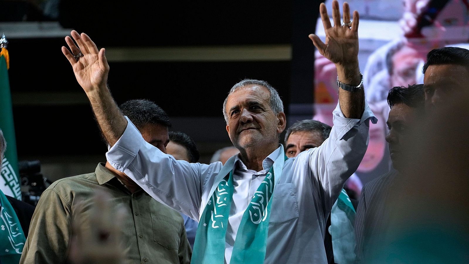 Elecciones presidenciales de Irán: se suspendió el mitin del único candidato reformista - Telediario Internacional | Ver