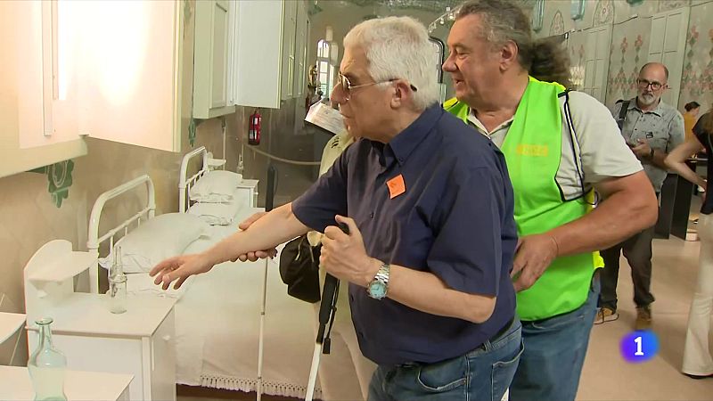 Usuaris de l'ONCE gaudeixen d'una experiència sensorial a Sant Pau - L'Informatiu | Veure