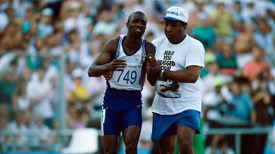 Derek Redmond en Barcelona'92, uno de los momentos más emotivos de los JJOO, nuestro "Viral viejuno" de la semana