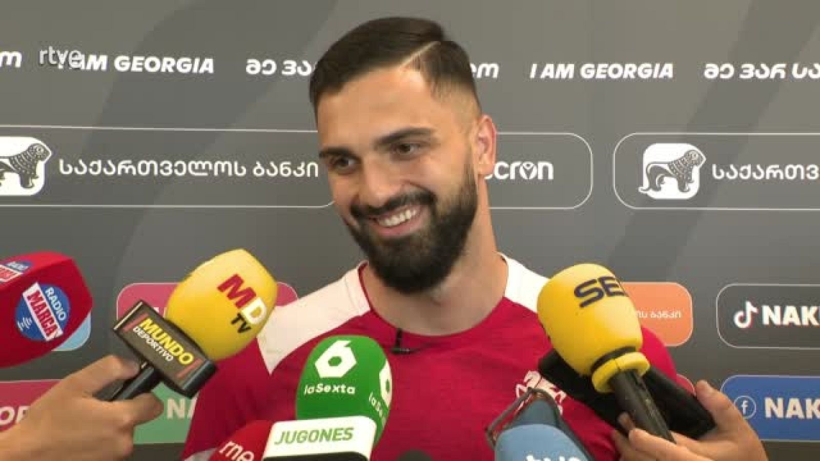 Mamardashvili bromea en la previa del partido frente a España | Ver