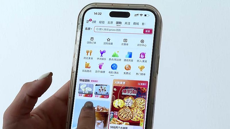 TikTok y Douyin fueron creadas por la misma empresa, pero Douyin solo se puede descargar en China  y TikTok es para el resto del mundo.
