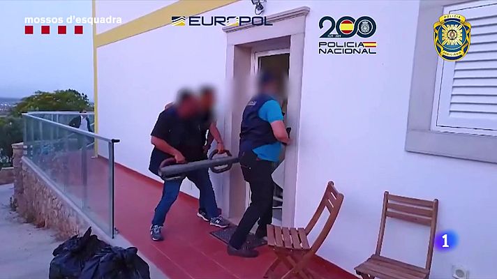 L'Informatiu - Desmantellada una banda que estafava gent gran per telèfon