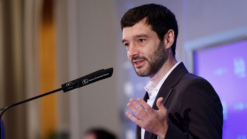 Bustinduy apuesta por sancionar la publicidad de los pisos turísticos ilegales e introducir el IVA en esta actividad