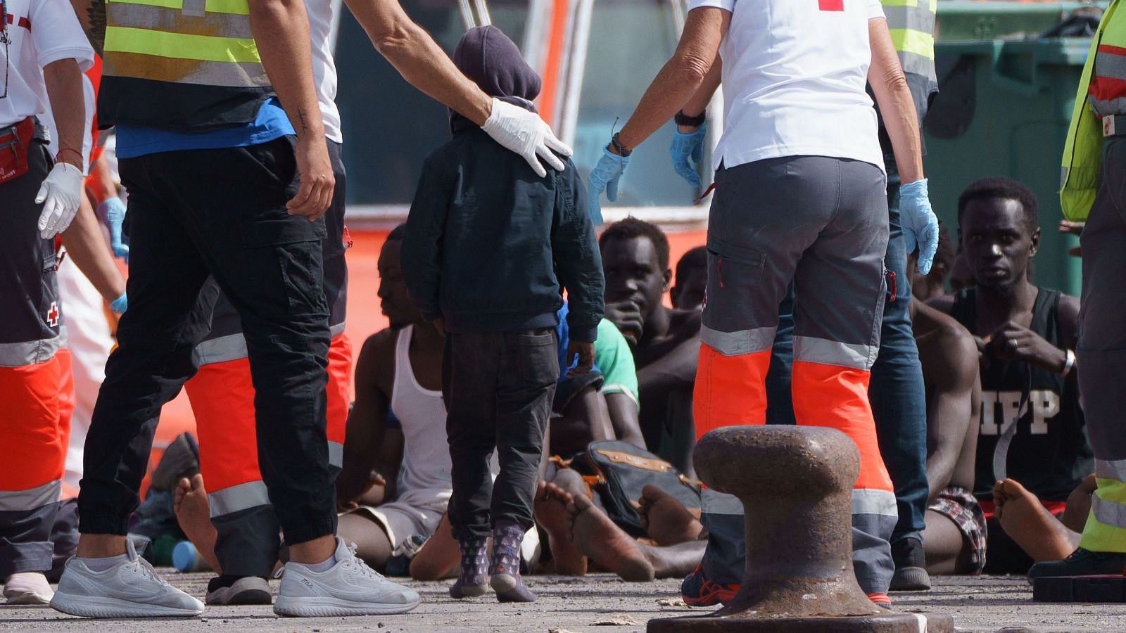 Lanzarote, en "emergencia social" ante la situación de los menores migrantes | Ver