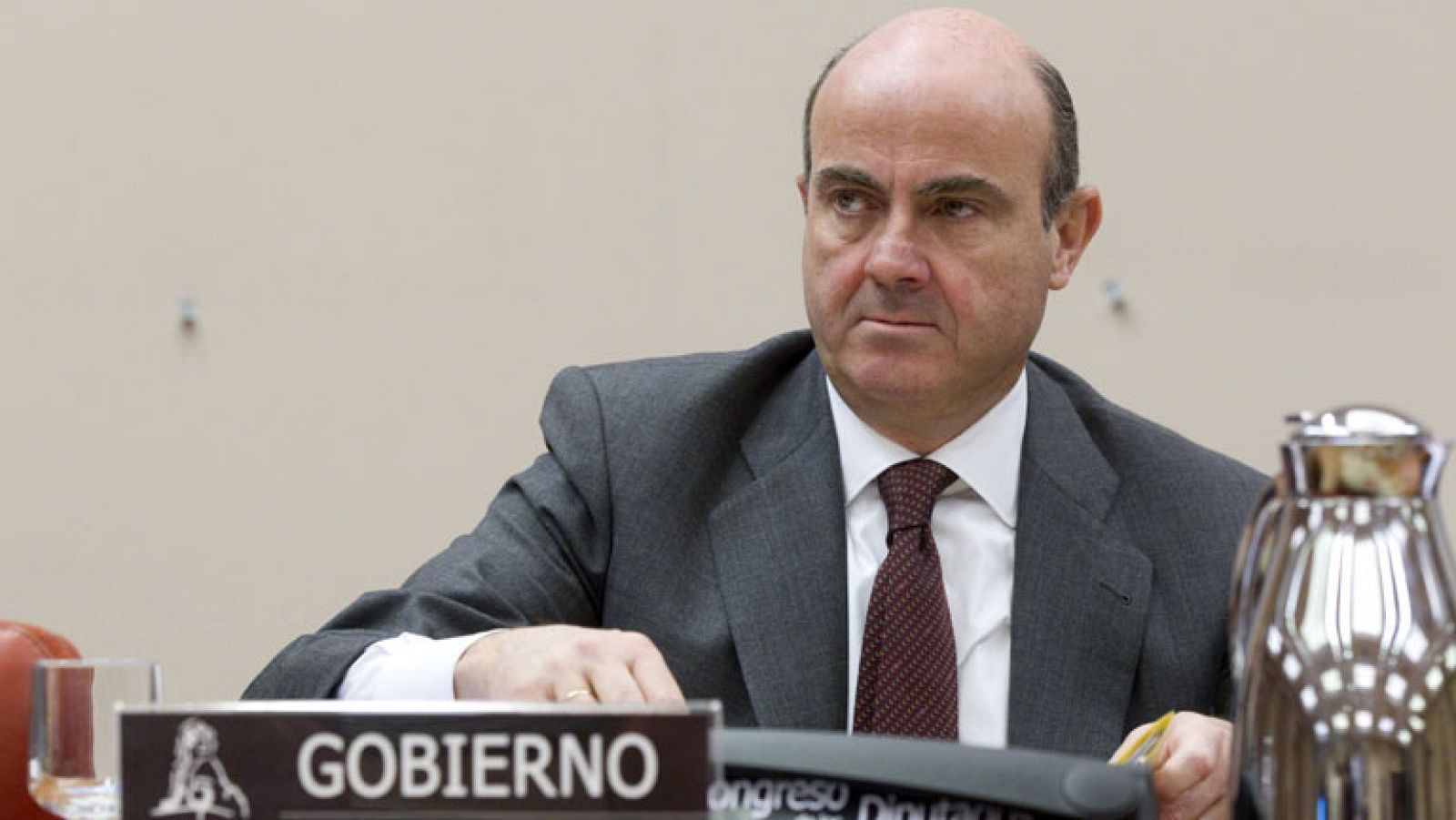 De Guindos anuncia un proceso de arbitraje para los clientes que tengan preferentes de Bankia