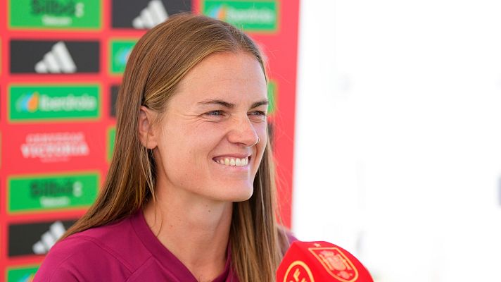 Telediario 1 - Irene Paredes, frente a los primeros JJOO de la selección femenina: "Todo el mundo nos da por favoritas"